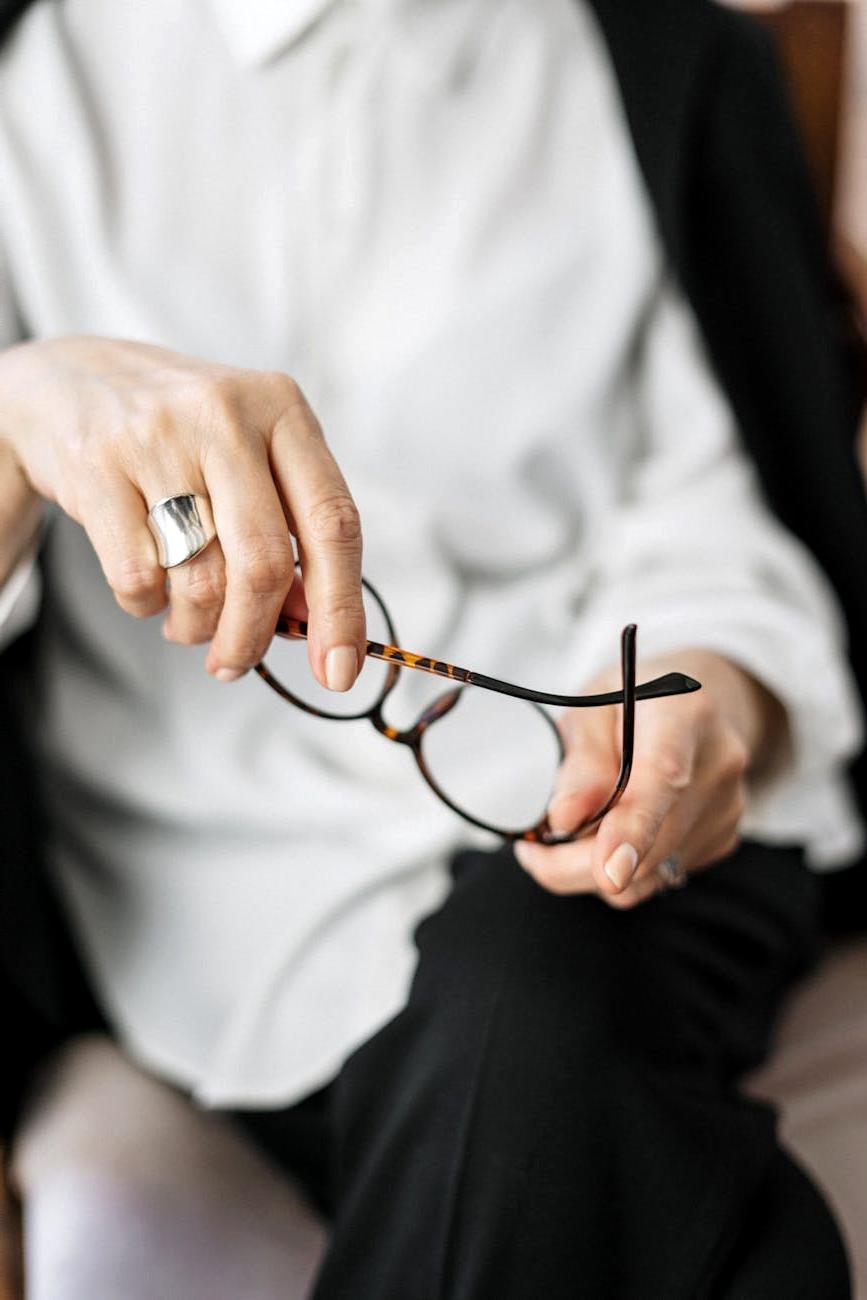 Lojistik şirketi yöneticisi depo ortamında